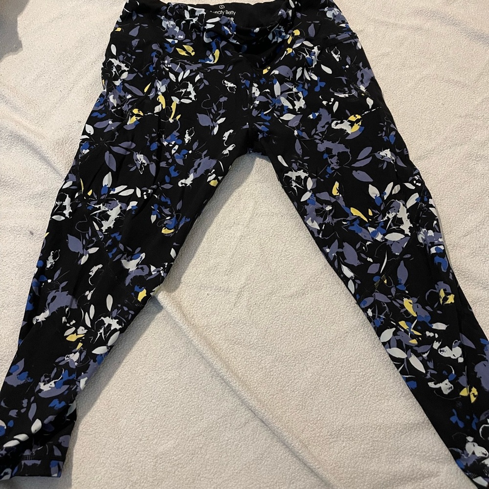 Sweaty Betty power crop leggings black with blue flowers